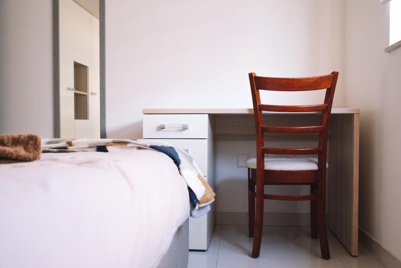 Apartment Modern 3 Bedroom With Ac *